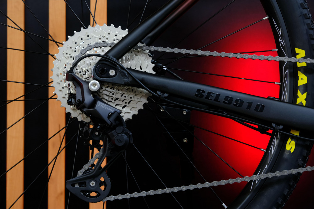 LORAK Sel 9910 Матовый Красный/Чёрный рама 19 (на рост 171-182)